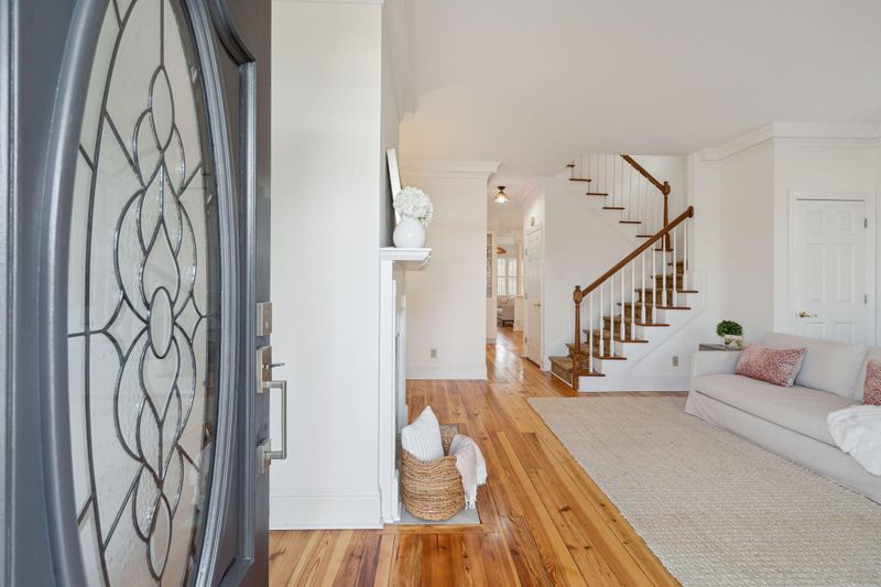203 Wentworth St, Charleston, SC 29401
