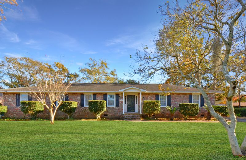 1111 John Rutledge Ave, Hanahan, SC 29410