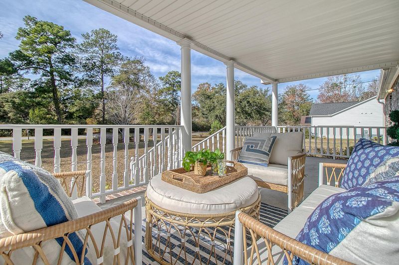 326 Tupalo Dr, Summerville, SC 29485