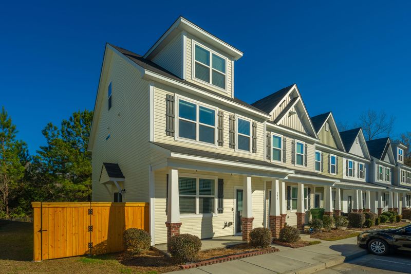 196 Woodward Rd, Goose Creek, SC 29445