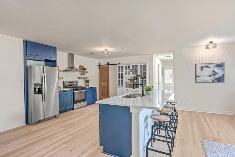 1621 Sanford Rd, Charleston, SC 29407
