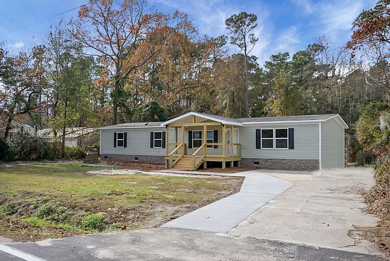1107 Longpoint Rd, Cross, SC 29436
