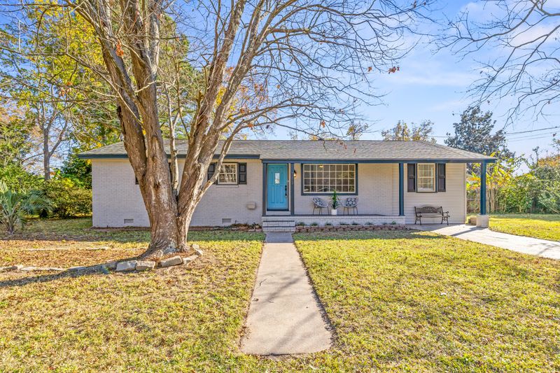 749 Creekside Dr, Charleston, SC 29412