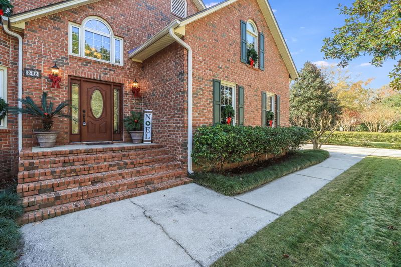 388 Springfield Rd, Mount Pleasant, SC 29464