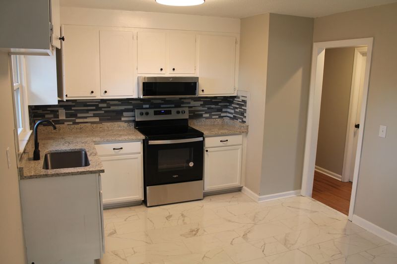 414 Sarah Dr, Goose Creek, SC 29445