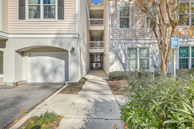 60 Fenwick Hall Allee #833, Johns Island, SC 29455