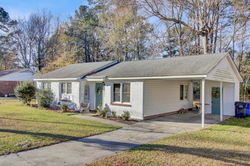 7695 Midwood Dr, North Charleston, SC 29420