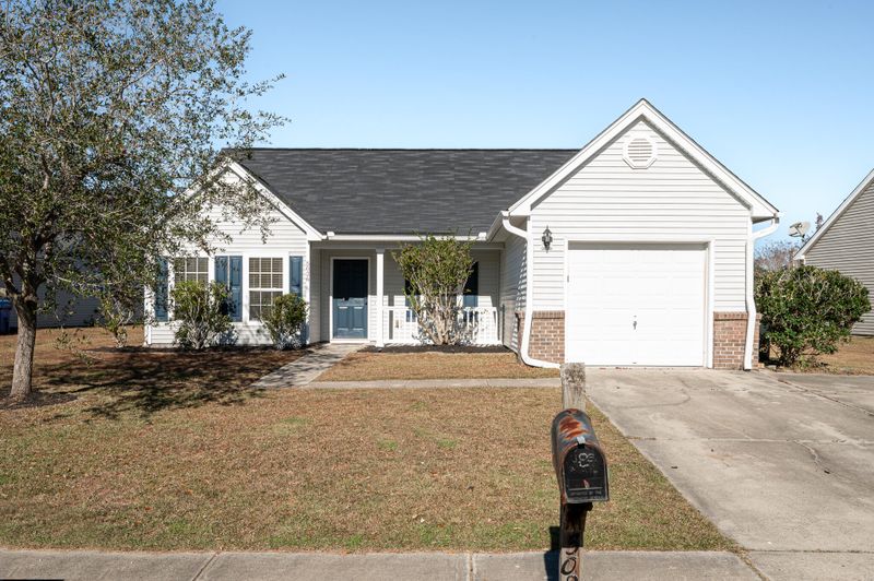 5026 Holdsworth Dr, Summerville, SC 29485