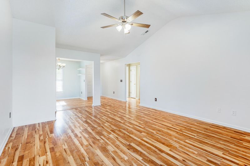 5026 Holdsworth Dr, Summerville, SC 29485