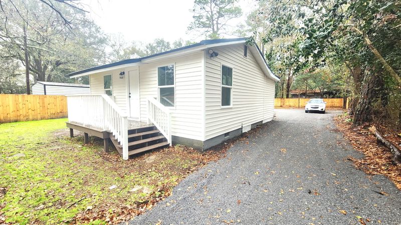 111 Watson Rd, Summerville, SC 29485