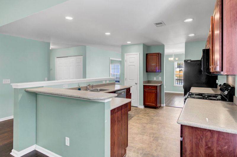 178 Southport Dr, Summerville, SC 29483
