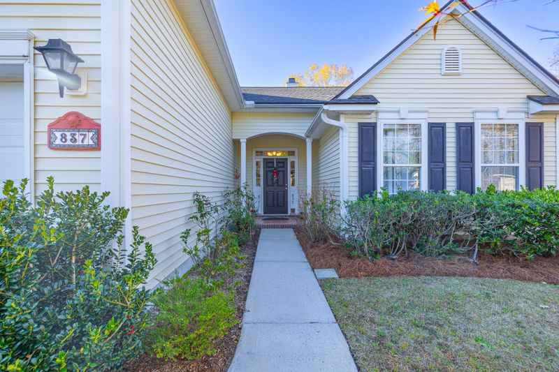 837 Paran Oaks Dr, Charleston, SC 29414
