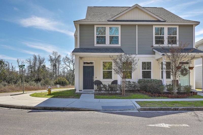 3994 Hillyard St, North Charleston, SC 29405