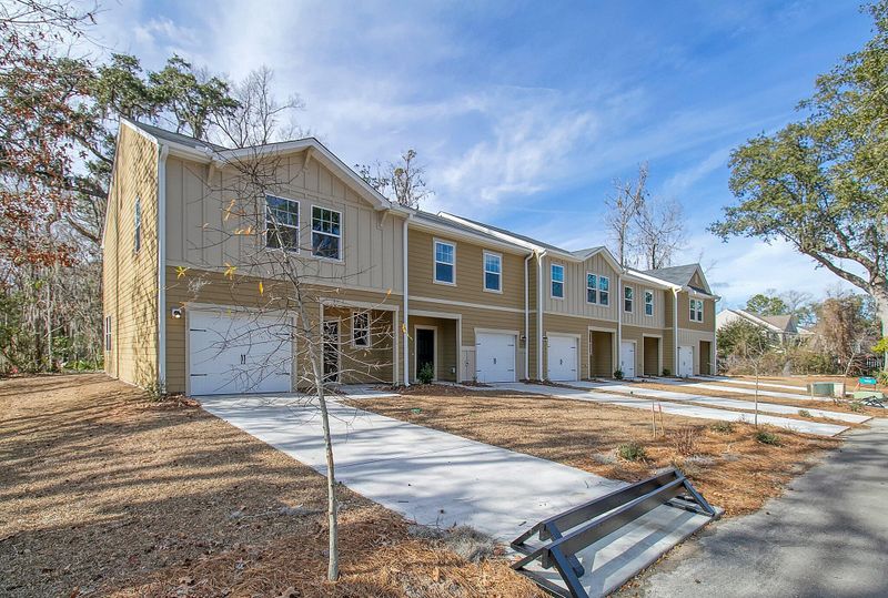 8419 Hidden Bakers Tc, North Charleston, SC 29418