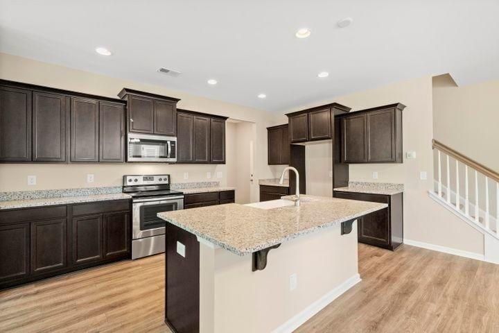 387 Green Fern Dr, Summerville, SC 29483
