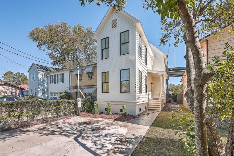 37 F St #C, Charleston, SC 29403