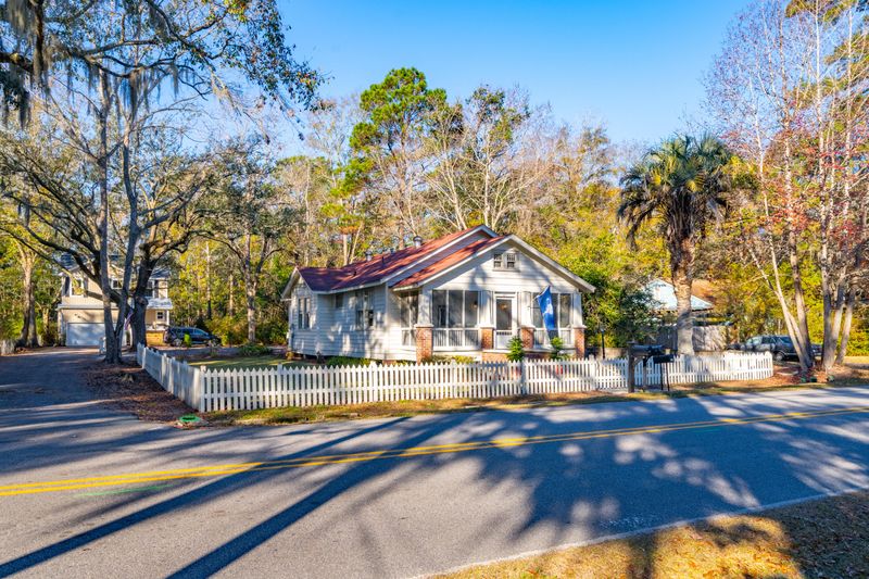 471 Woodland Shores Rd, Charleston, SC 29412