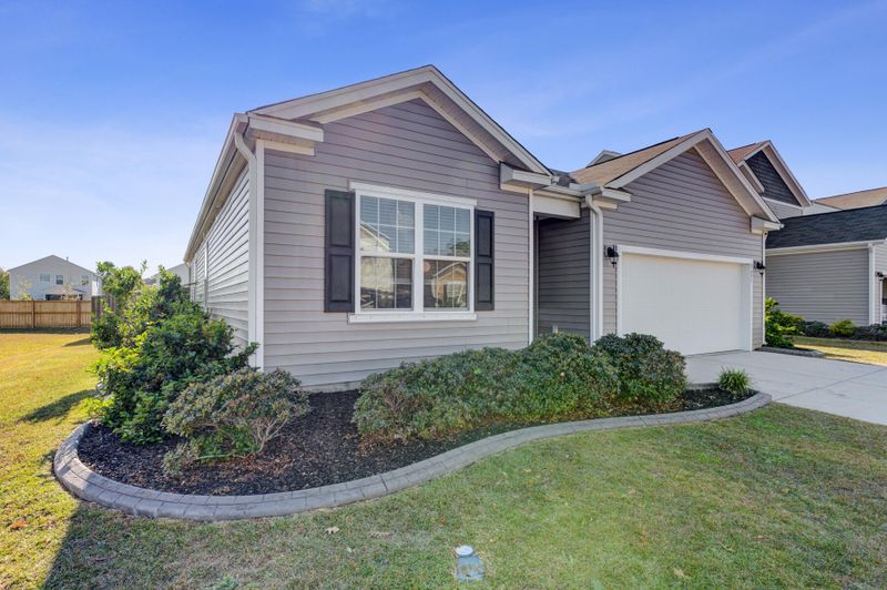 9697 Mosgrove Ave, Ladson, SC 29456