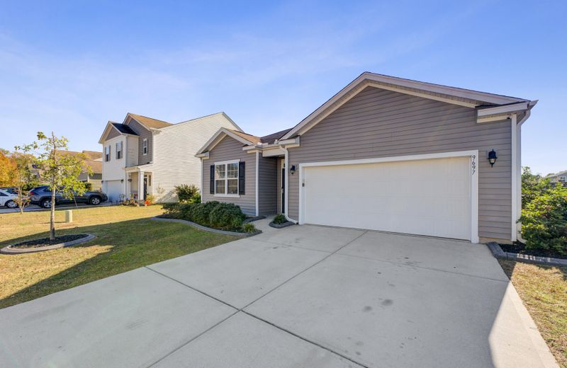 9697 Mosgrove Ave, Ladson, SC 29456