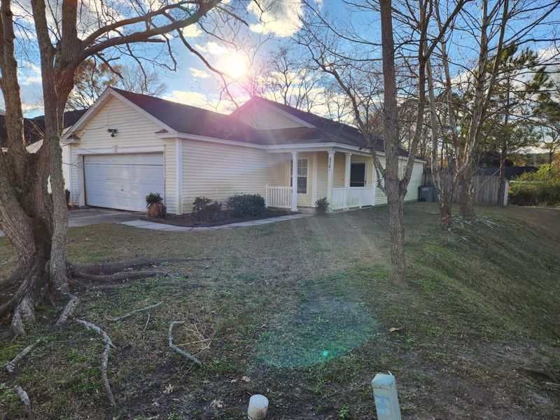 8781 Tigershark Ave, North Charleston, SC 29406