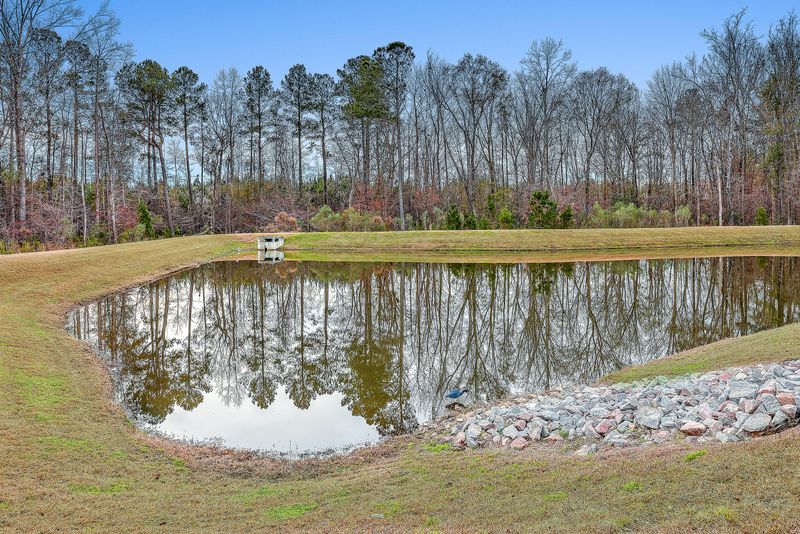 561 Mountain Laurel Cir, Goose Creek, SC 29445
