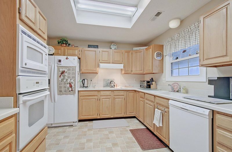 9013 Delancey Cir, North Charleston, SC 29406