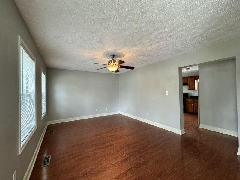 204 Apache Dr, Summerville, SC 29483