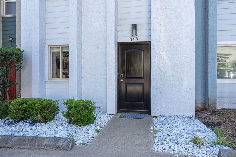 745 Center St, Mount Pleasant, SC 29464