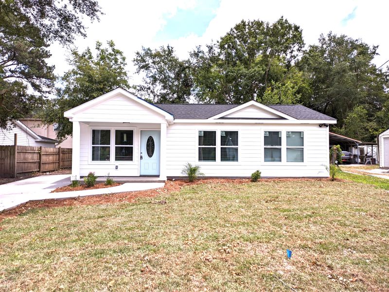 1145 Dickson Ave, Hanahan, SC 29410