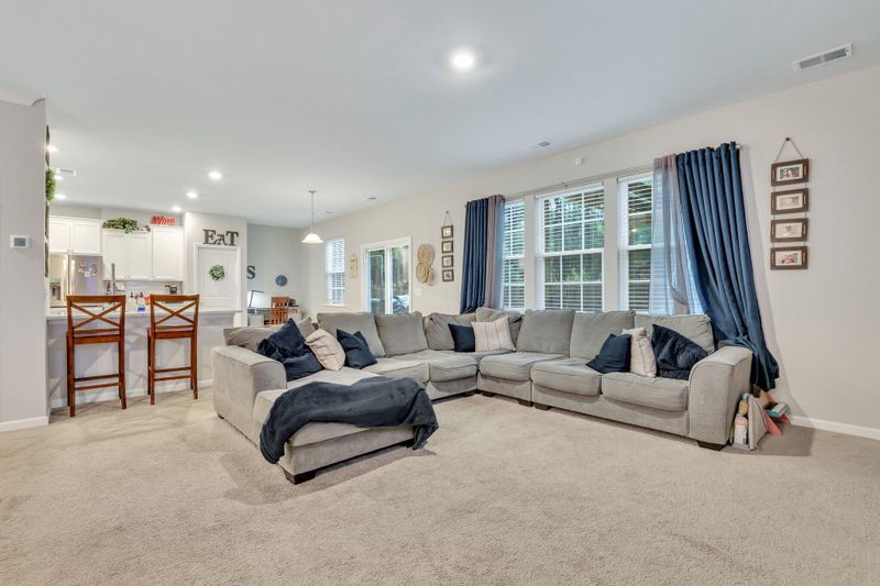 158 Daniels Creek Cir, Goose Creek, SC 29445