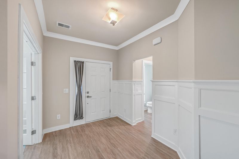 203 Lynx Ln, Summerville, SC 29483
