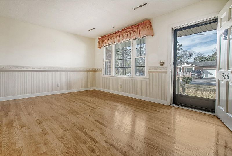 326 Cheraw Dr, Charleston, SC 29412