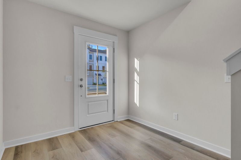 1011 Pettiford Pl, Hanahan, SC 29410