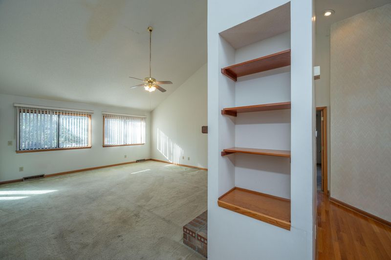 145 Londonderry Rd, Goose Creek, SC 29445