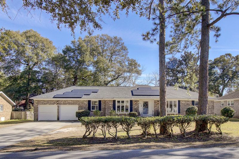 1017 Yeamans Hall Rd, Hanahan, SC 29410