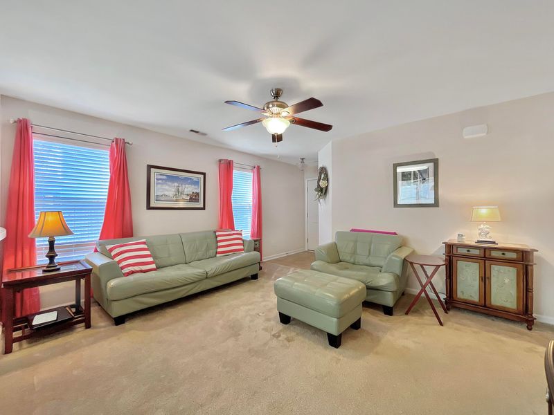 405 Greywood Ln, Goose Creek, SC 29445