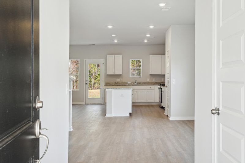 8010 Reagan Way, Charleston, SC 29418