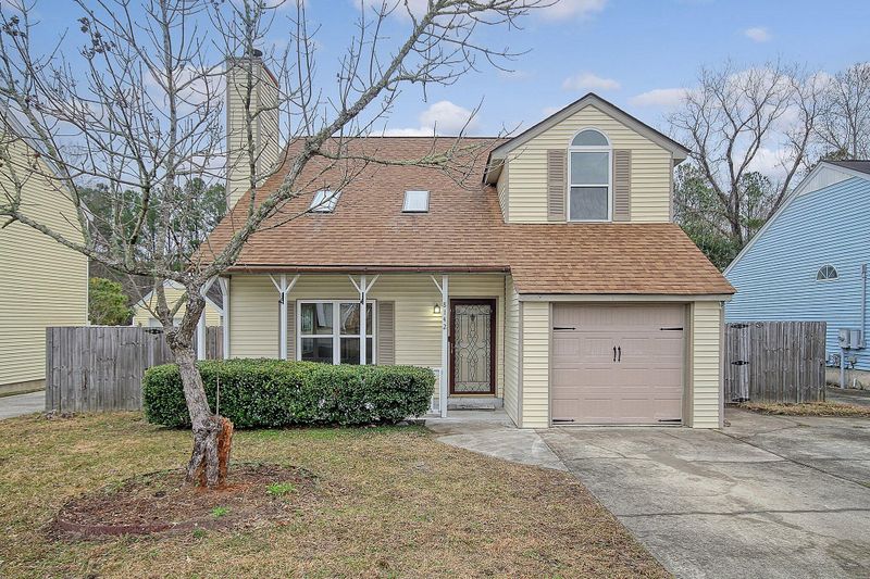 8142 Honeysuckle Lake Dr, North Charleston, SC 29420