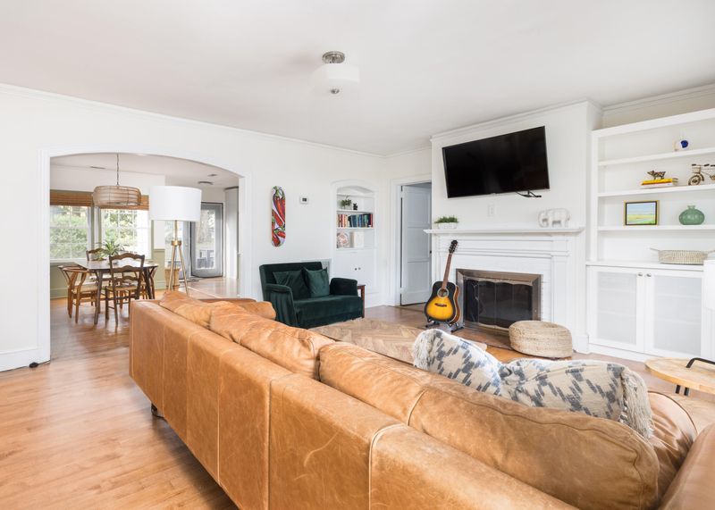 440 Magnolia Rd, Charleston, SC 29407