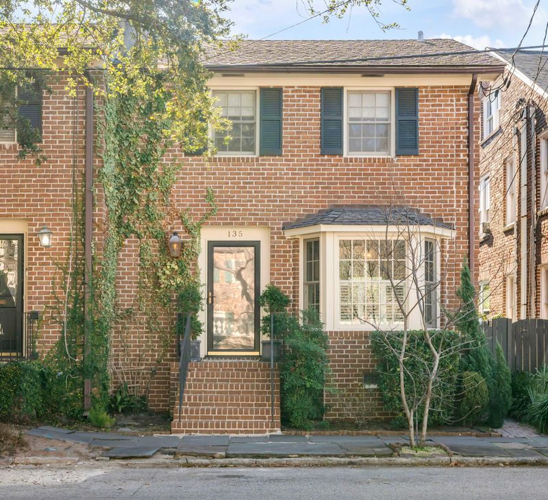 135 Wentworth St, Charleston, SC 29401