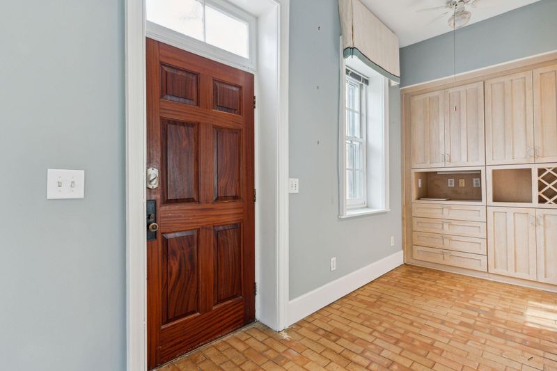 192 Ashley Ave #F, Charleston, SC 29403