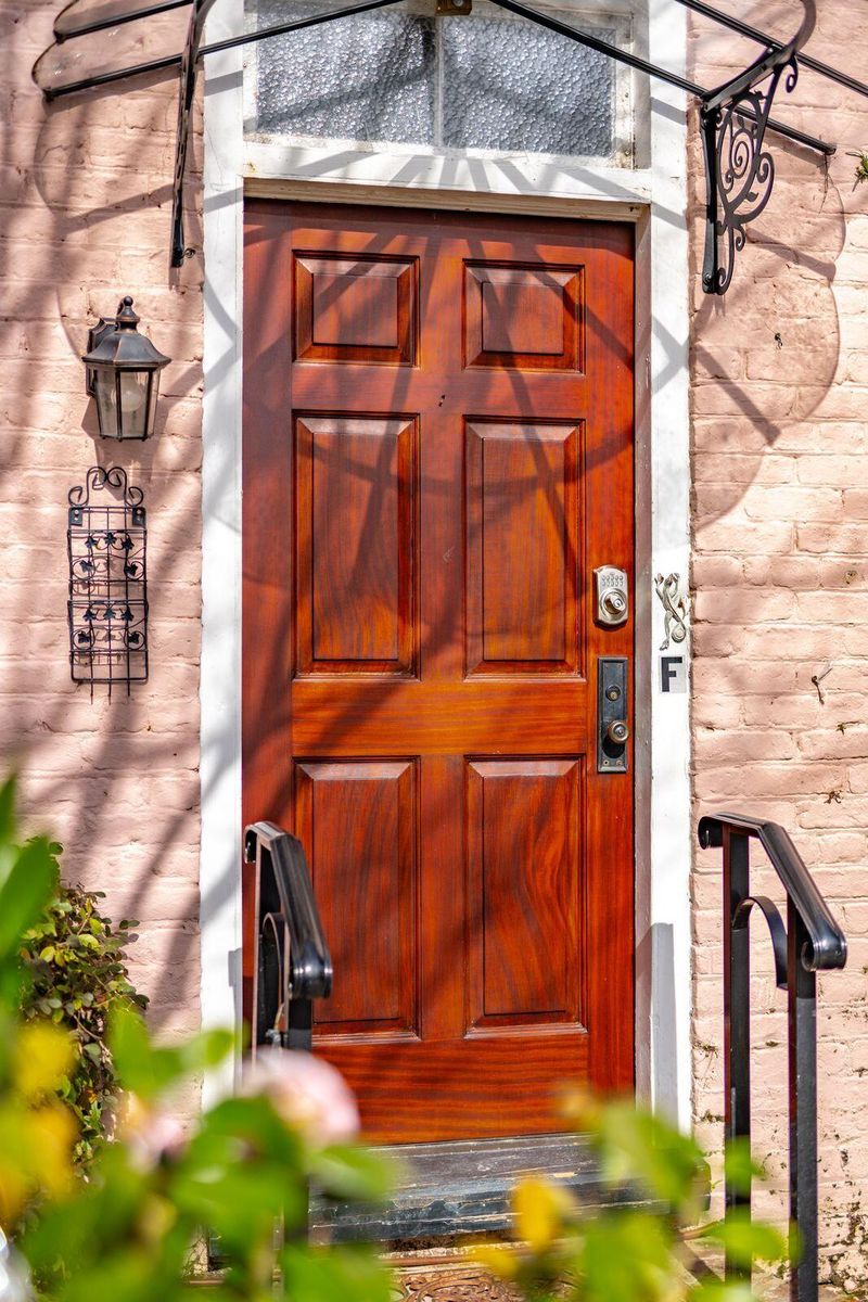 192 Ashley Ave #F, Charleston, SC 29403