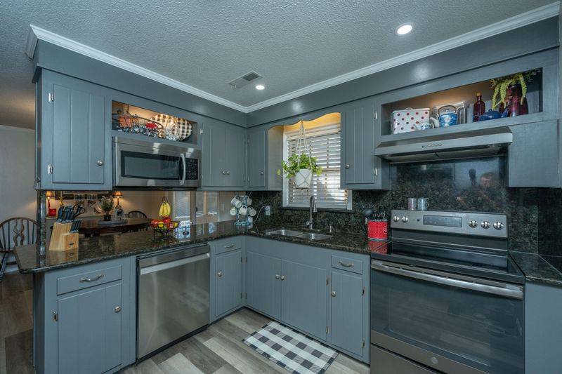 106 Eagle Dr, Summerville, SC 29485