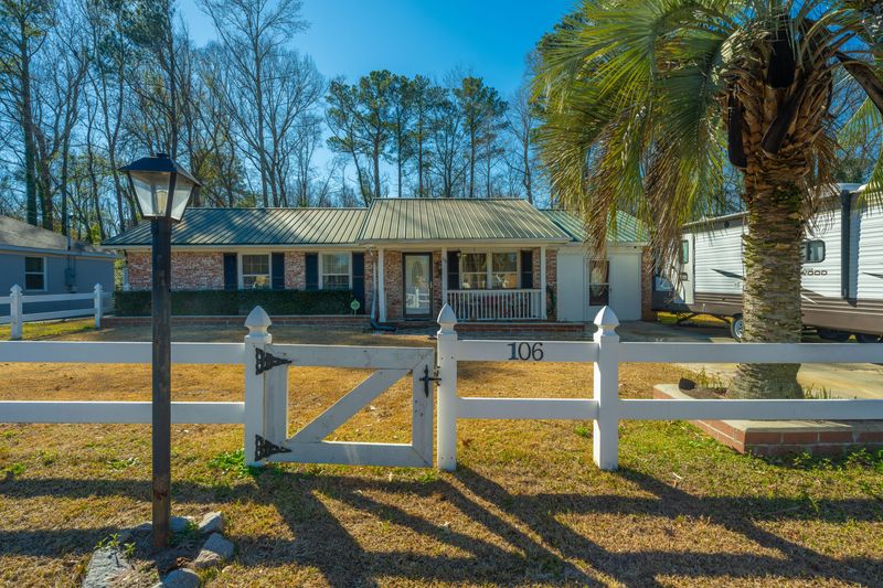 106 Eagle Dr, Summerville, SC 29485