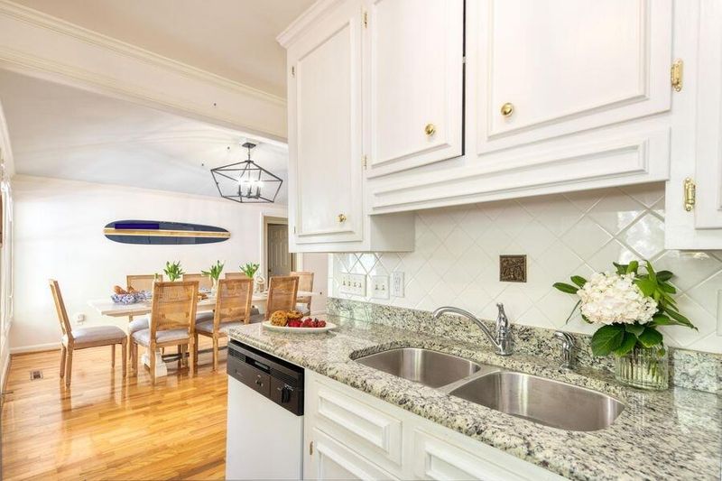 59 Twin Oaks Ln, Isle Of Palms, SC 29451