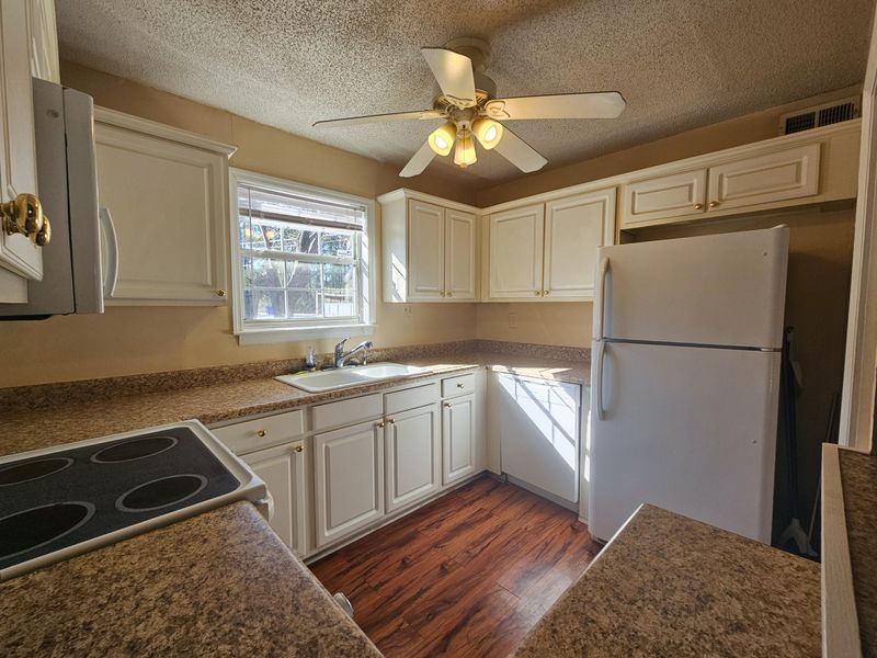 516 Arlington Dr #B1, Charleston, SC 29414