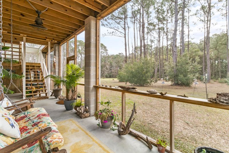 327 Mcclellan Lane Ave, Mcclellanville, SC 29458