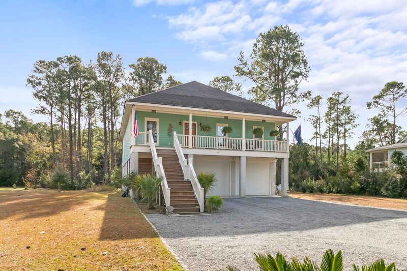 327 Mcclellan Lane Ave, Mcclellanville, SC 29458