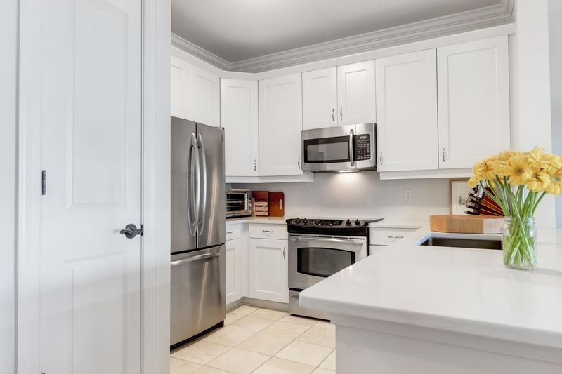 21 George St #310, Charleston, SC 29401
