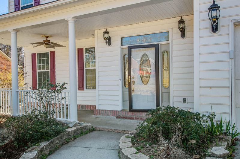 340 Camelot Dr, Goose Creek, SC 29445